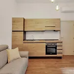 Porta Venezia - Elegant Suite Downtown